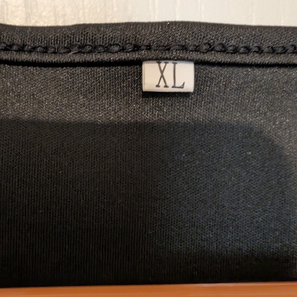 🍄 Chic Black Long Sleeve Women's Top - Picture 2 of 8